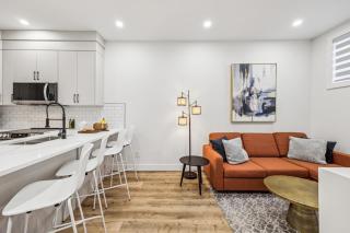 Ultimate Group Stay, 3 King Beds, 2 Suites - Calgary - 3