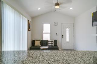 Sleek and Modern El Paso Retreat about 6 Mi to Downtown! - El Paso - 4
