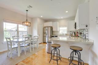 Yard and Pergola Home 5 Mi to Dtwn Houston! - Houston - 7