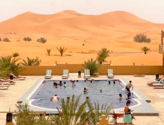 Hotel Camping Les Roses Des Dunes & Piscine - Merzouga - 0