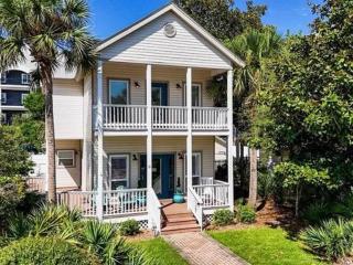 New Listing! Super close to Beach! - Private Pool - Sleeps 10 - 6