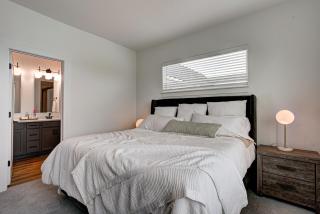 Downtown 1 mi Sleeps 6 wRooftop 3BR 4BED New built Modern Stylish Luxury - 8