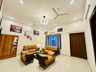 Oxygen Inn-Couple Friendly-Noida Sector51 - Noida - 4