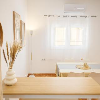 Porto Terra Relaxing Retreat with Courtyard - Kokkinos Pyrgos - 1