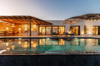 Luxury villa with private infinity pool and stunning sea view - 8