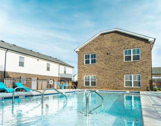 Arte Luxury Townhomes O5 I Comfy 2 Bed 25 Bath - Oak Grove - 0