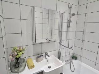 Outdoor Terrace - Luxurious City Centre Apartment - Canterbury - 3