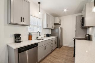 Arte Luxury Townhomes D6 I Comfy 2 Bed 25 Bath - 1