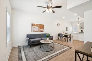 Arte Luxury Townhomes D6 I Comfy 2 Bed 25 Bath - Oak Grove - 8