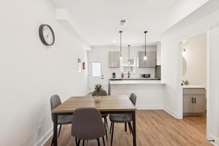 Arte Luxury Townhomes E2 I Comfy 2 Bed 25 Bath - 1