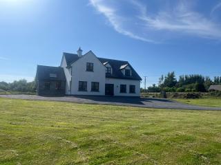 Fabulous 4 Bedroom House, Gateway to Connemara - Galway - 7