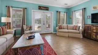1/2 Block to Beach ~ 4 KING Bedrooms + Bunk Rm, Private Pool - 9