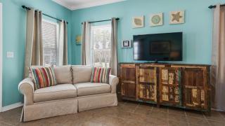 1/2 Block to Beach ~ 4 KING Bedrooms + Bunk Rm, Private Pool - Destin - 4