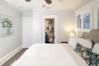 Hemingway House Bed and Breakfast - 4