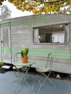 Castlemaine Gardens Vintage 60's Caravan - 3