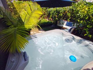 Romantic Tropical Retreat with a Private Hot Tub! - Long Beach - 0
