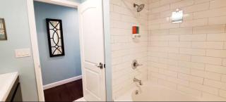 Romantic Tropical Retreat with a Private Hot Tub! - Long Beach - 6