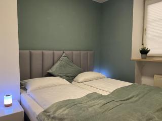 Belisima Apartments - Ferienwohnung Ruppertsberg - R03 - Reiterpfad - separater Schlafbereich mit Boxspringbetten - Waschmaschine - Parkplatz - Nähe Supermarkt - Bäcker - BHF - Ruppertsberg - 3