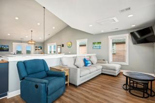 The Treasure Chest by Oak Island Accommodations - 2