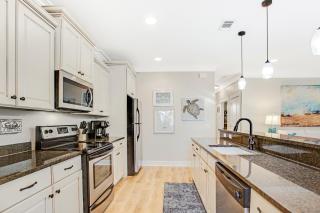 Tahitian Turtle 3 Kings + Queen + 2 Sleepers Lagoon Pool Walk to Beach Pet Friendly! - Destin - 1