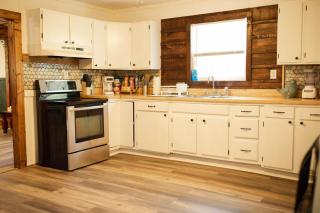 Family Fun 3 Bedroom Home with Free Wifi - Chesterhill - 9