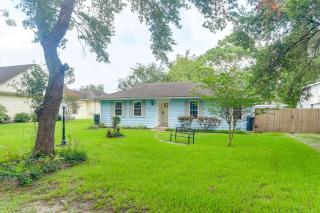 Walk to Parks and Main St Renovated League City Gem - 0