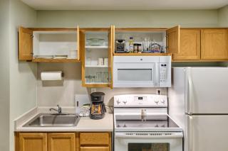 107 Ocean Picture Academy - Beachfront Condo - Pool Hot Tub & Full Kitchen - 2