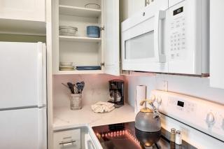 Oceanfront Condo - Easy Beach Access - Pool and Hot Tub - 1