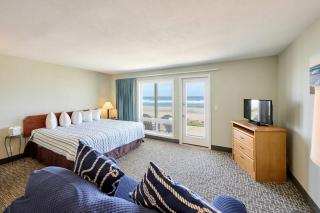 Oceanfront Studio - Ground Floor - King Bed - Easy Beach Access - Pool & Hot Tub - Lincoln City - 0