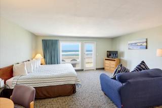 Oceanfront Studio - Ground Floor - King Bed - Easy Beach Access - Pool & Hot Tub - Lincoln City - 9