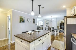 Hillsborough Vacation Rental about 18 Mi to Durham! - Hillsborough - 2