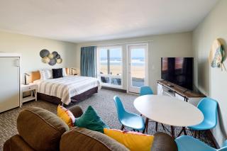 Beachfront Condo - Ground Floor - Ocean Views - Pool & Hot Tub - Lincoln City - 5