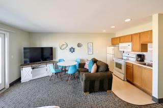 Beachfront Condo - Ground Floor - Ocean Views - Pool & Hot Tub - 2