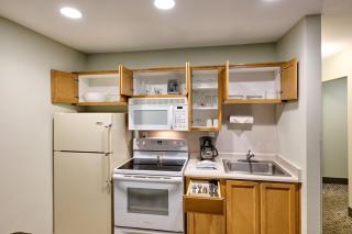 Beachfront Condo - Ground Floor - Ocean Views - Pool & Hot Tub - 3