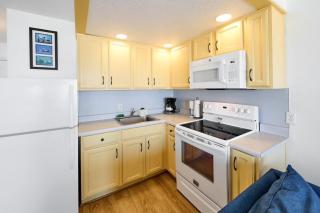 Ground Floor Condo - Ocean View - Pool & Hot Tub - 9