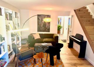 Chic Marlow Escape - Courtyard, River and Fun! Near Windsor and Henley - 9