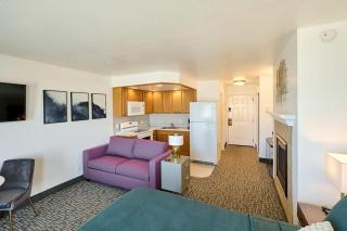 Ground Floor Studio - Easy Beach Access - Pool and Hot Tub - Lincoln City - 2