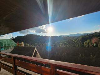 Quatre 410 · Q410 - Lareira , piscina e sossego na montanha - Campos do Jordão - 1