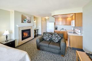 Fireplace Queen Studio - Ocean View - Pool & Hot Tub - 3