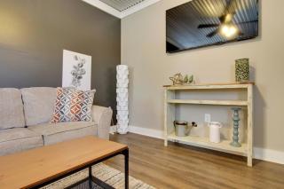 Close to Uptown and Hospital Greenwood Studio - 4