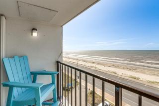 Beachside Galveston Condo with Pool Near Cruise Port - 0
