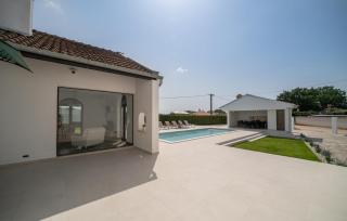 Beautiful Home In Porec With Private Swimming Pool, Can Be Inside Or Outside - Poreč - 4
