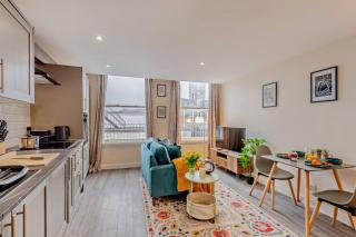 Stylish City Centre getaway with Cathedral Views - Canterbury - 9