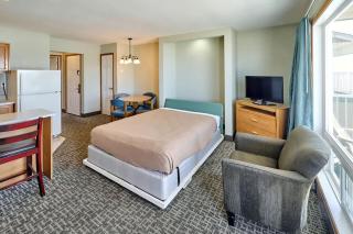 Corner Oceanview King Suite Full Kitchen Beach Access Pool & Hot Tub - 4
