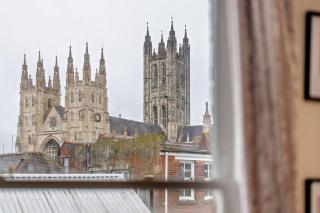 Stylish City Centre getaway with Cathedral Views - Canterbury - 1