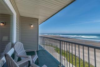 Family Suite - Sleeps Six - Ocean View & Beach Access - Pool & Hot Tub - 8