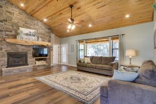 Modern Show Low Home with BBQ and Fire Pit! - 9