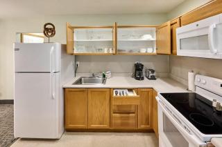 Beachfront Suite - Ocean Views - Heated Pool & Hot Tub - 2