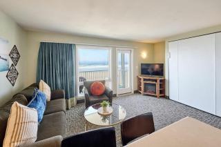 Family Suite - Sleeps Six - Ocean Views & Beach Access - Pool and Hot Tub - Lincoln City - 8