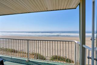 Family Suite - Sleeps Six - Ocean Views & Beach Access - Pool and Hot Tub - Lincoln City - 6